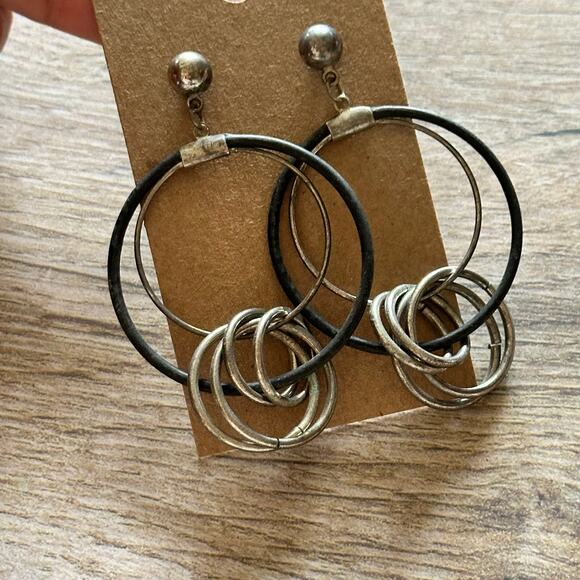 BOGO FREE Mixed metal circles of life earrings - Picture 1 of 3